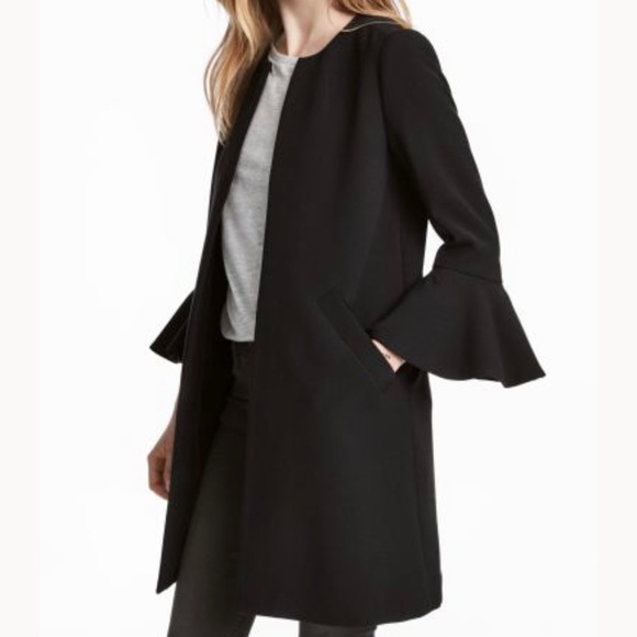 🖤 H&M | Short Coat - Picture 1 of 5